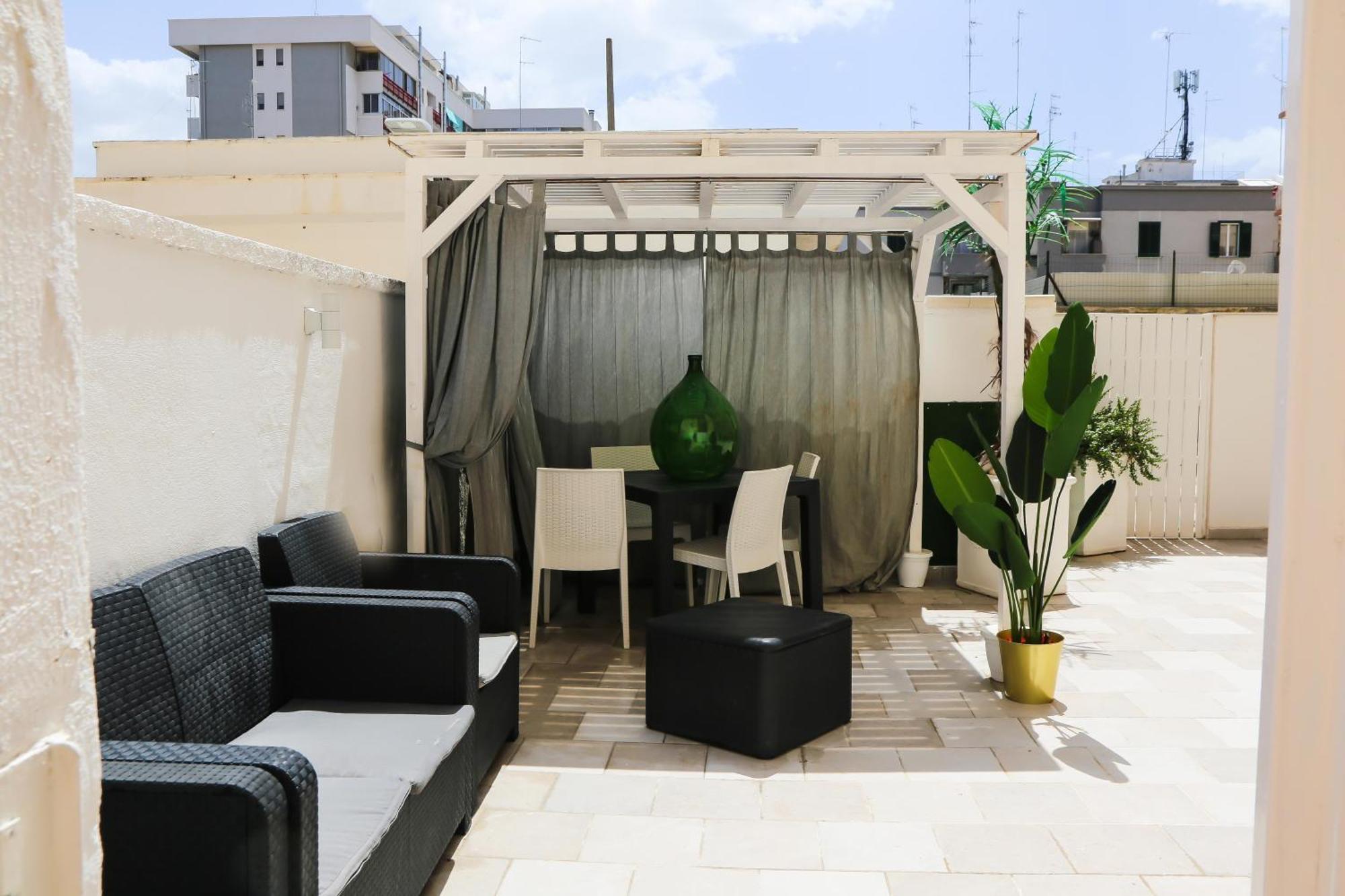 Apartamento La Dimora Di Rebecca Bari Exterior foto